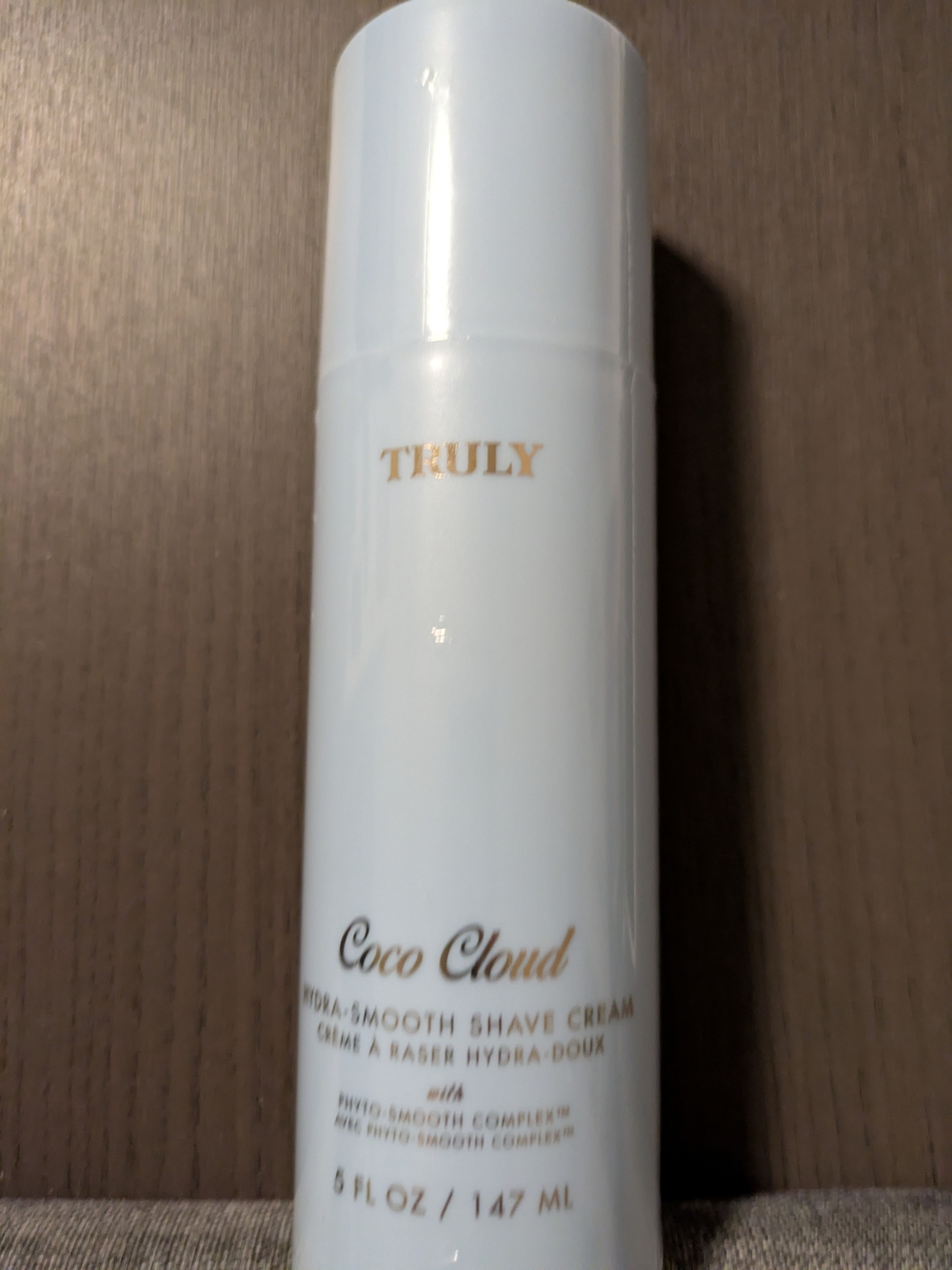 TRULY Coco Cloud Hydra-Smooth Shave Cream - White with Gold Accents